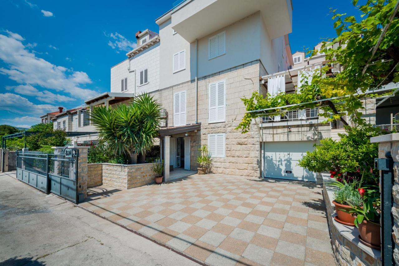 Apartamento Niko's Charming With Free Parking