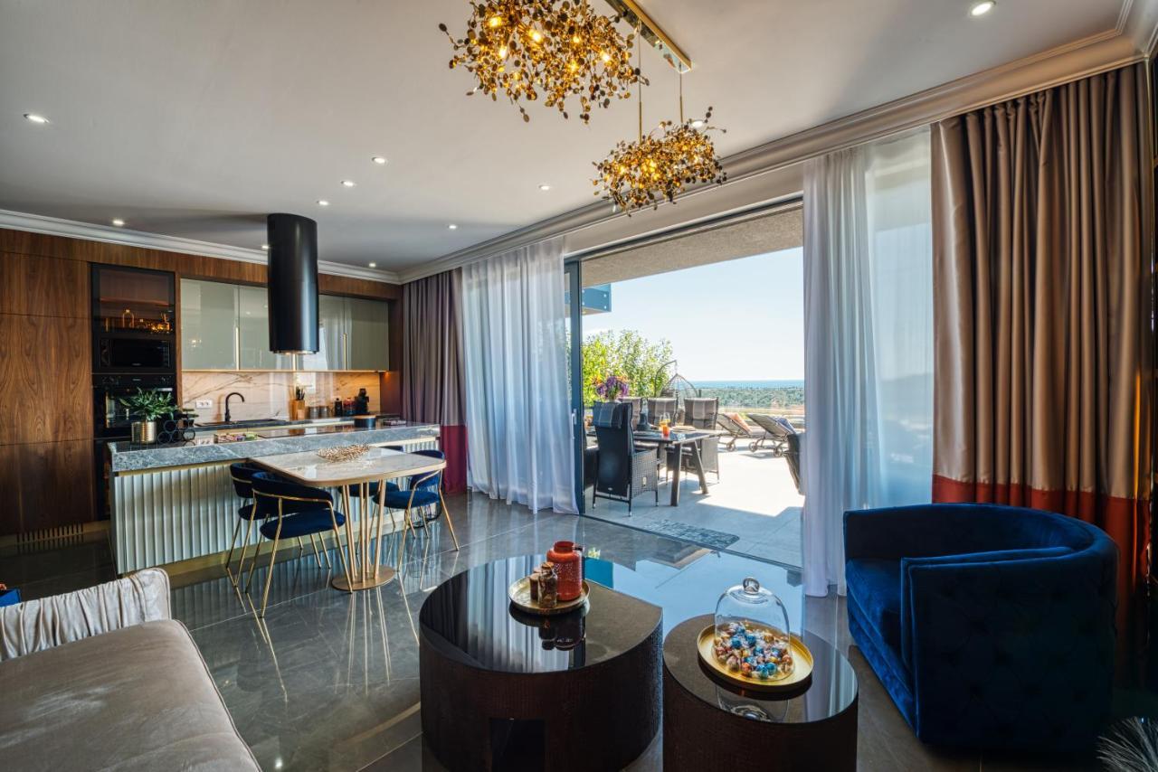 Skywalker Royal Apartment *