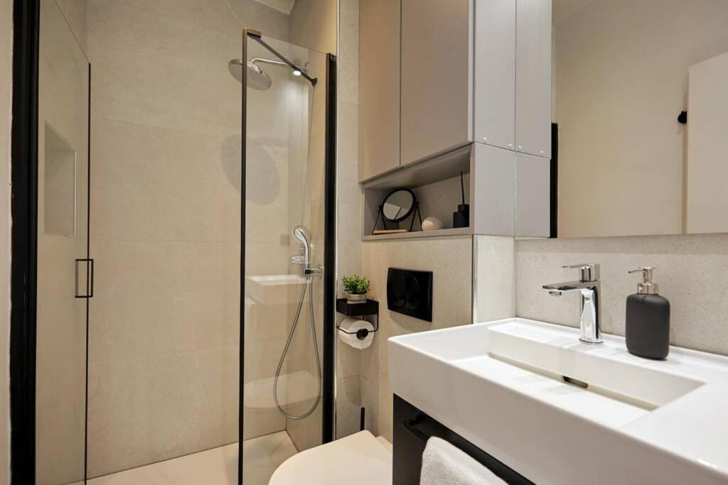 Newcitygem! Enjoy Sunsets@bright&modern 1br *