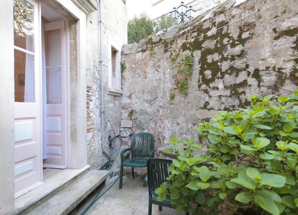 Sesame Bed & Breakfast 3*