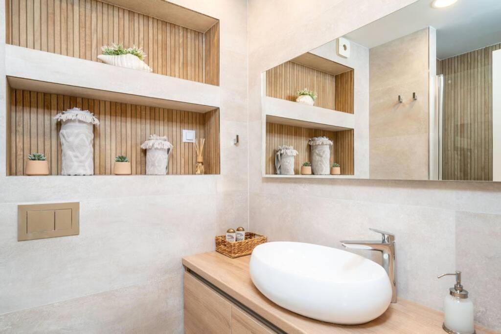 Diana: Bayside View Beauty - A Romantic Apartamento Dubrovnik