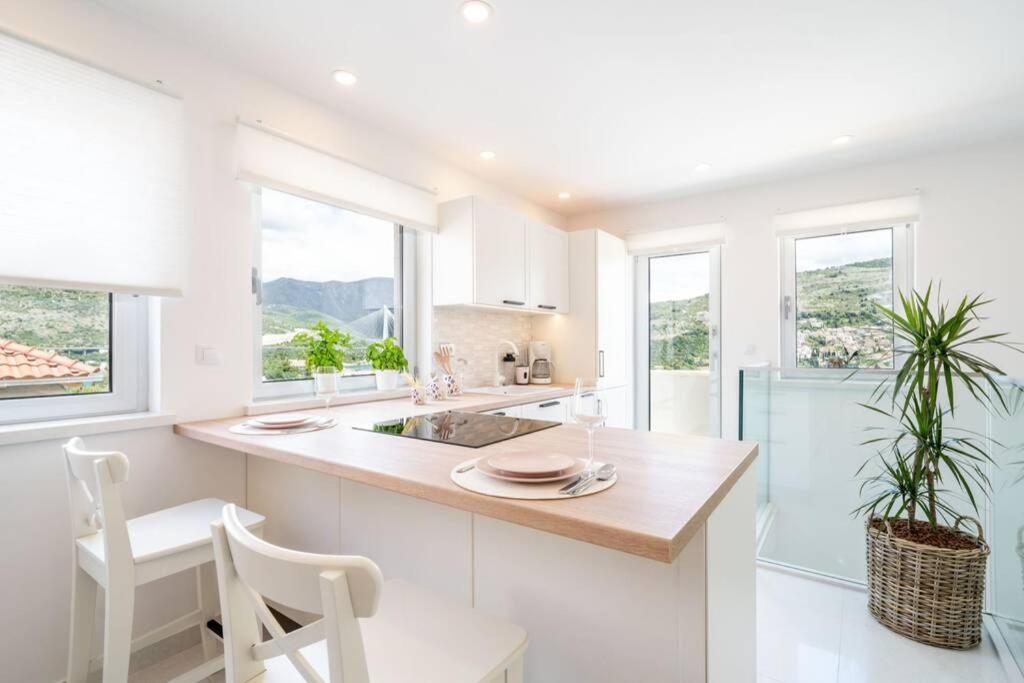Diana: Bayside View Beauty - A Romantic Apartamento Dubrovnik