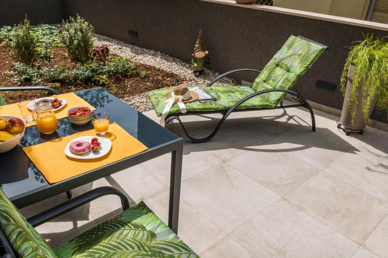 Free Parking Marli 4 - With Private Entrance - *
