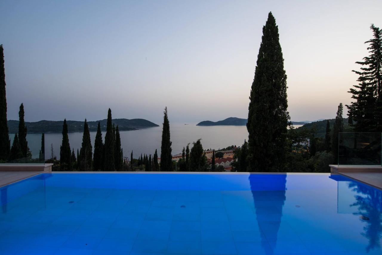 Luxury Maris 5* Villa