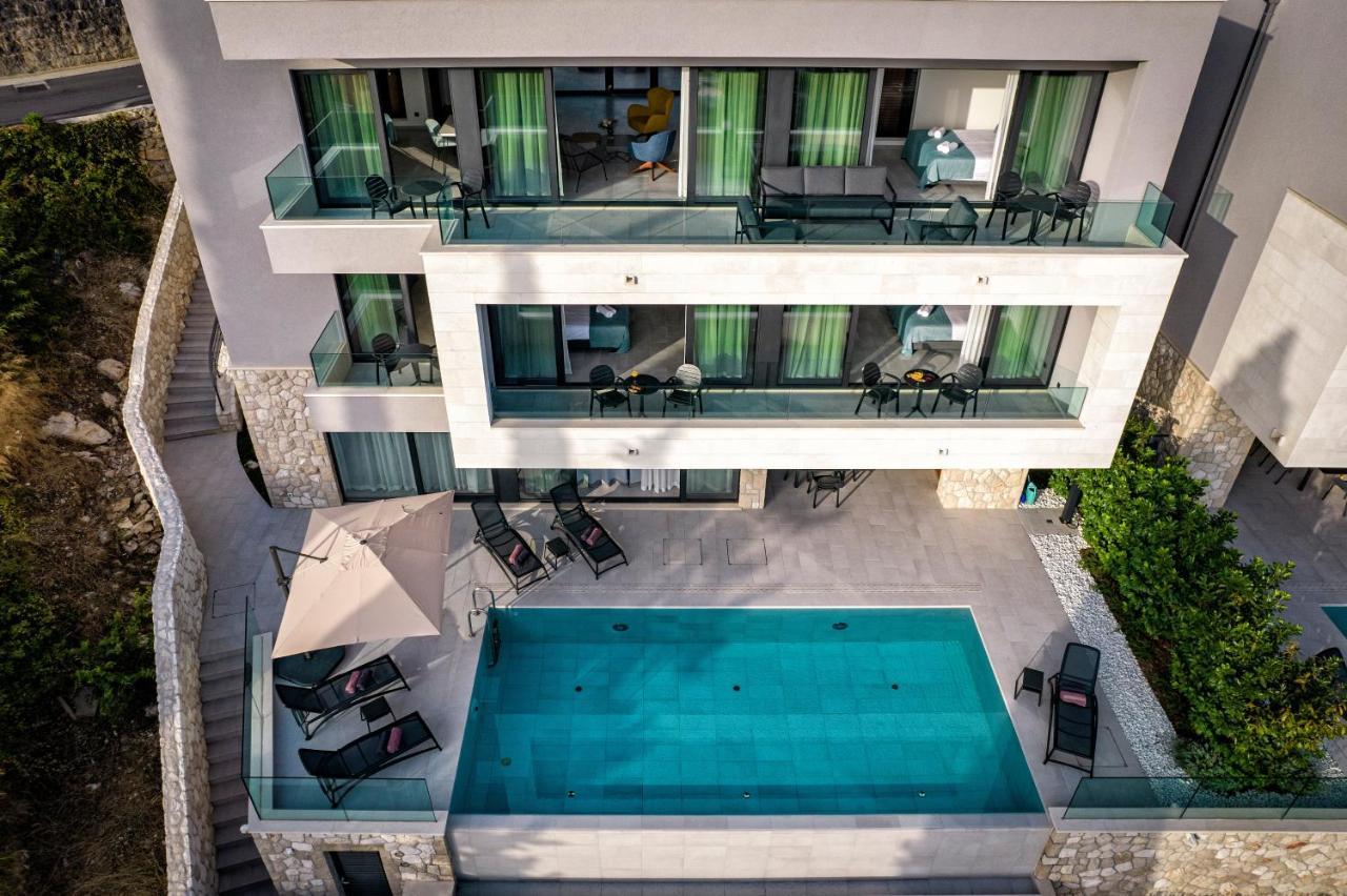 Luxury Maris 5* Villa *
