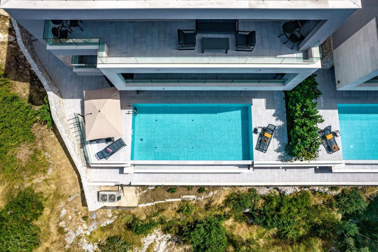 Luxury Maris 5* Villa *