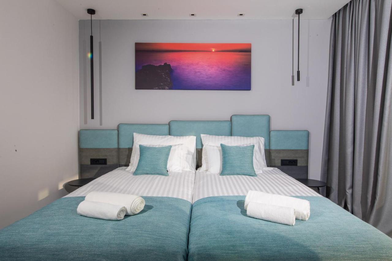 Luxury Maris 5* Villa *