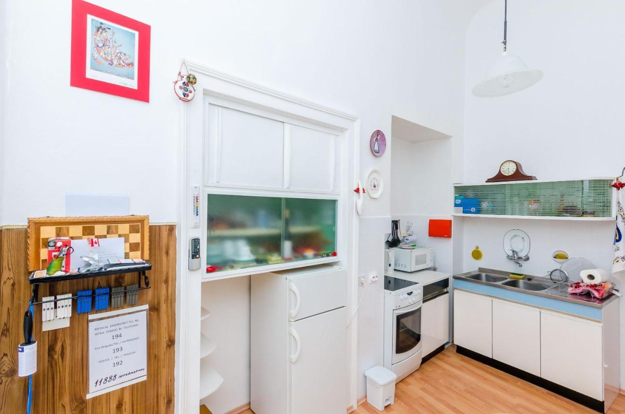 Apartment Two Stars Two Beds Downtown
