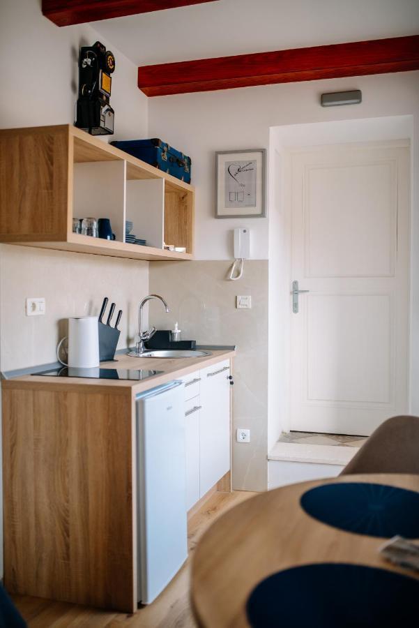 Apartment Art Deco Walls By Duhomes
