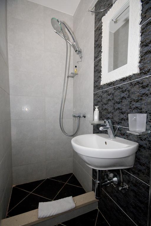 Old Town Ivory Apartment *