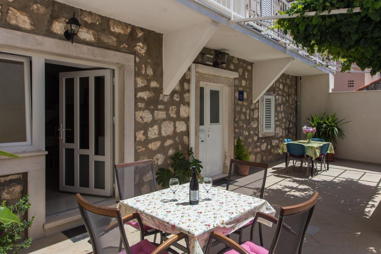 Aurelia 3*