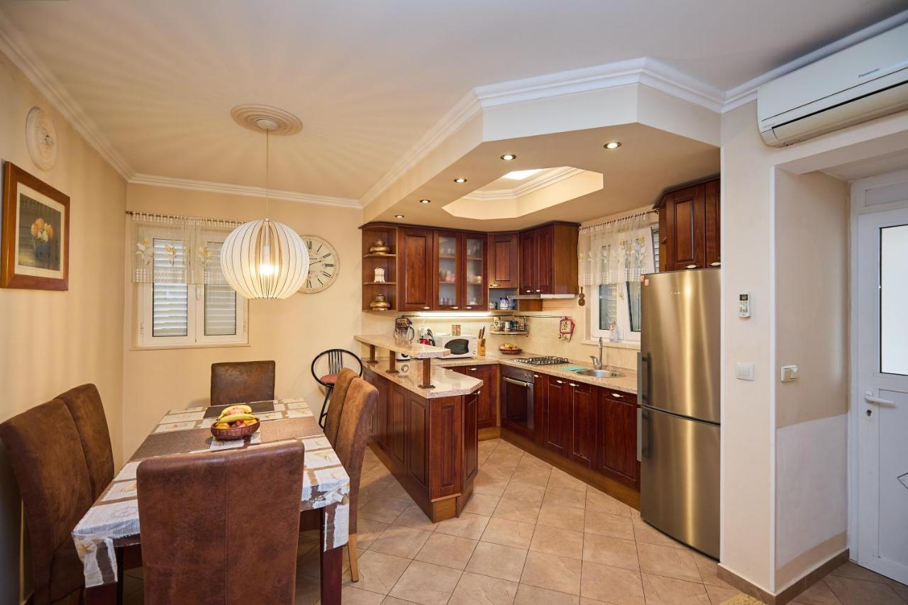 Ammor With Free Parking Apartment *