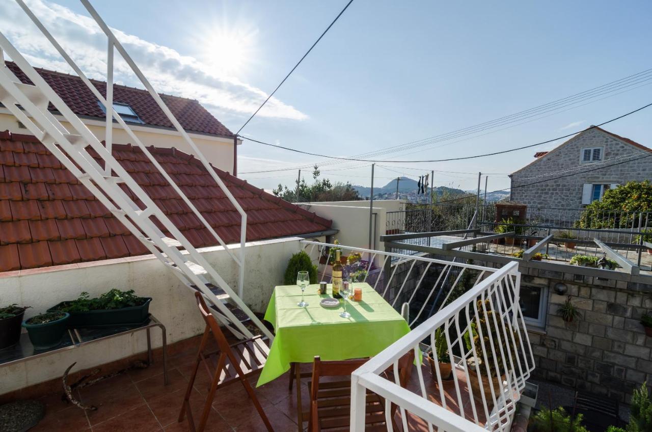 White Wave Guest house 3*