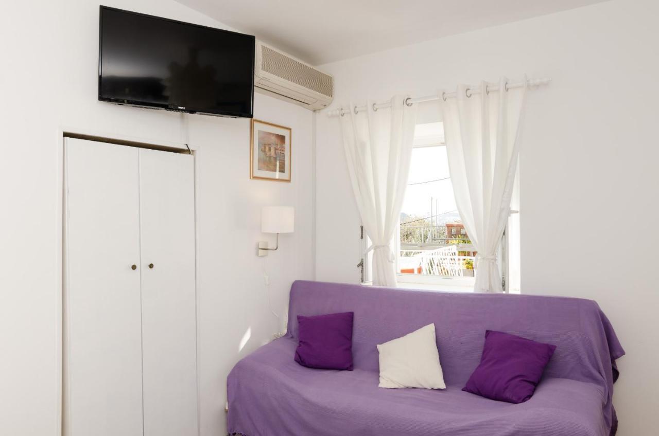 White Wave Guest house 3*