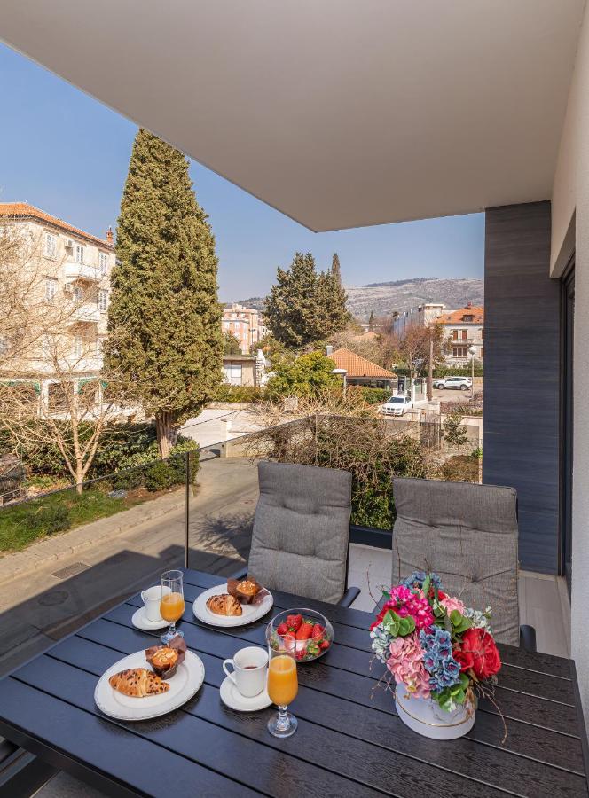 Apartment Apartman Leona *