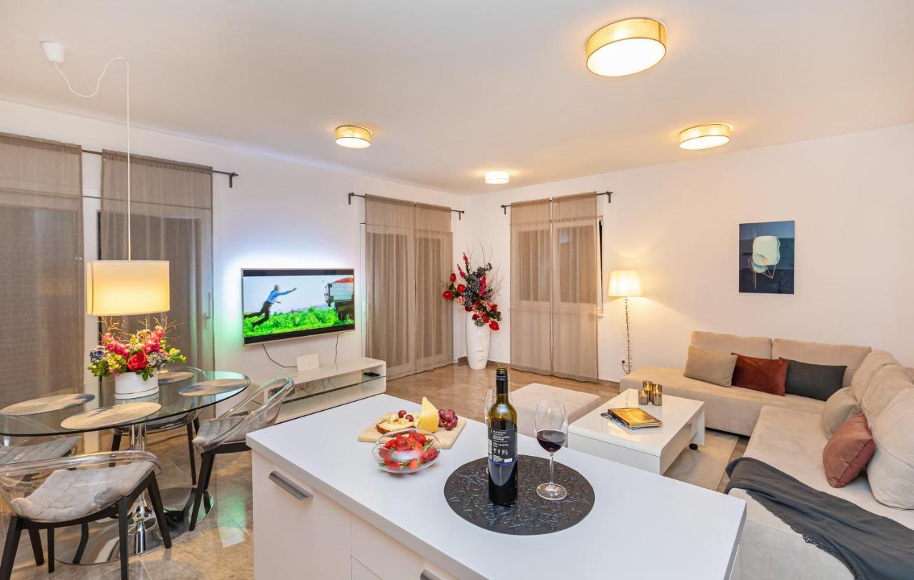 Apartman Leona Apartment