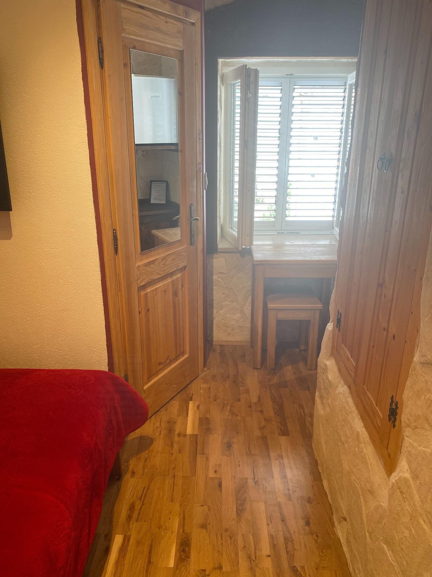 Guest house Eddie's Sea View Old Town 3*