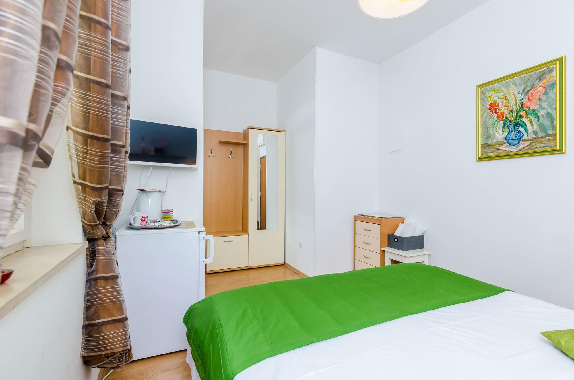 Katarina Guest house 3*
