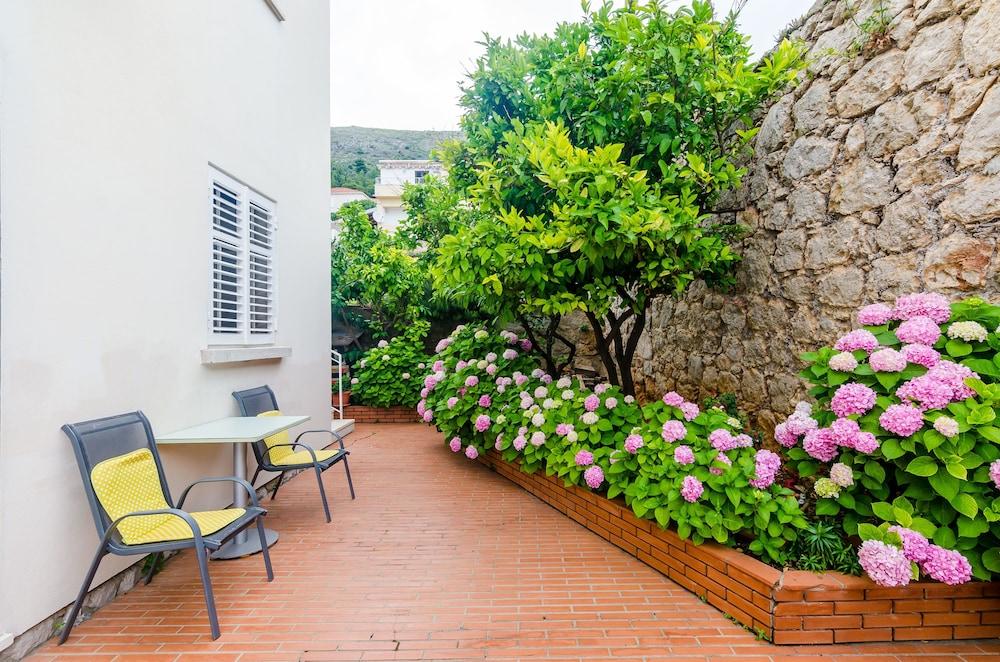 Guest house Katarina 3*