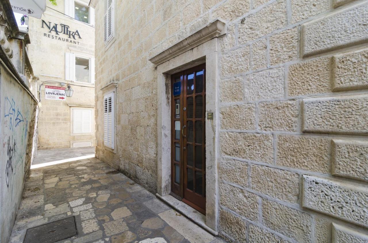 Guest house Lovrijenac 3*