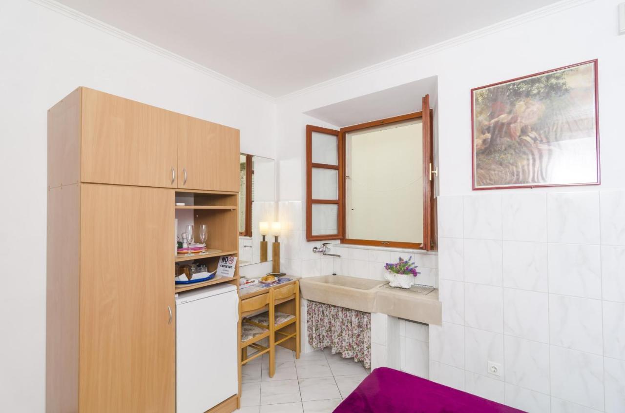 Lovrijenac Guest house