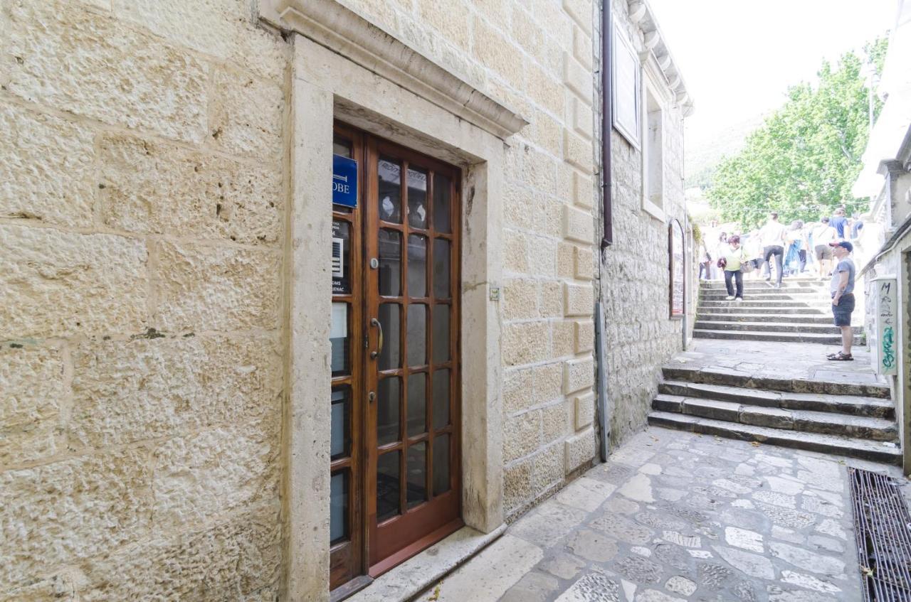 Guest house Lovrijenac 3*