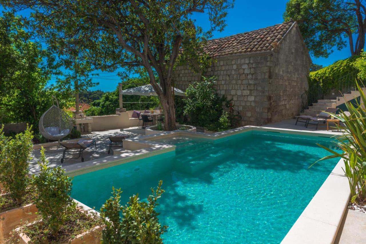 Flores Garden Villa