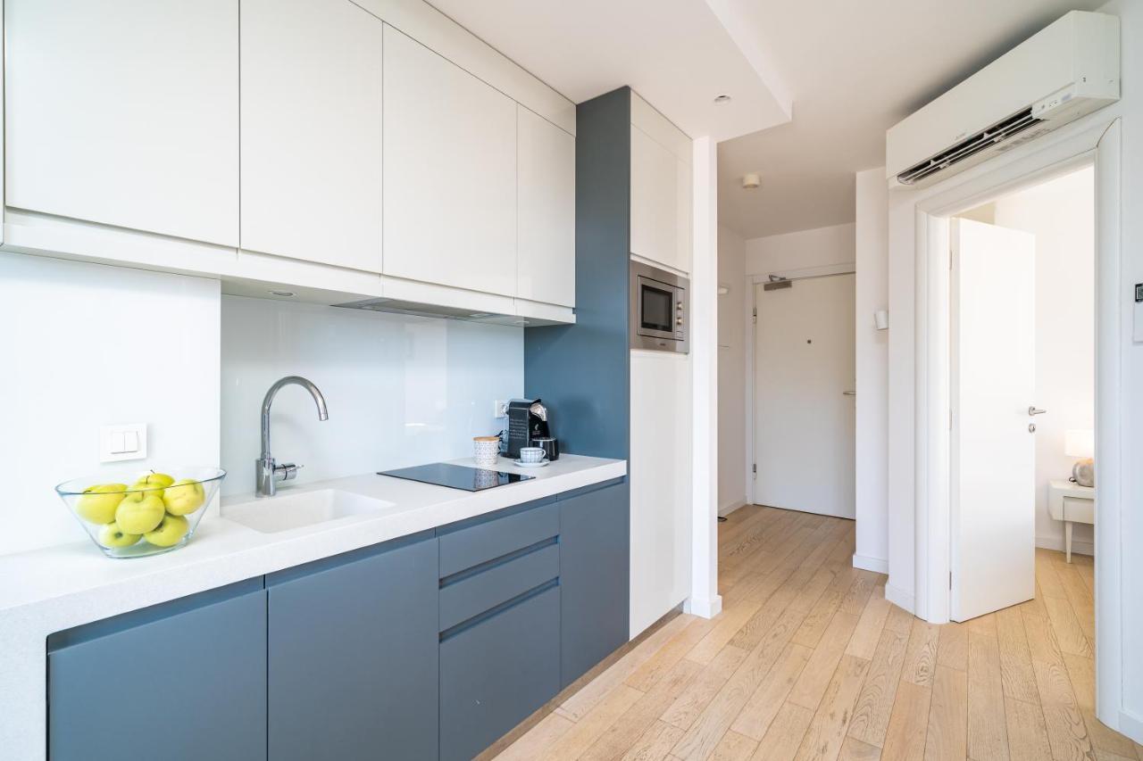 Crown - Emerald 1 Bd * Dubrovnik