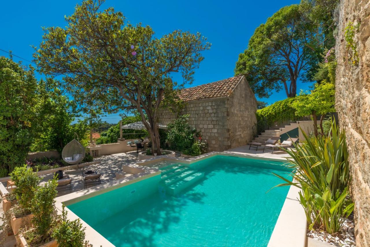 Flores Garden Villa