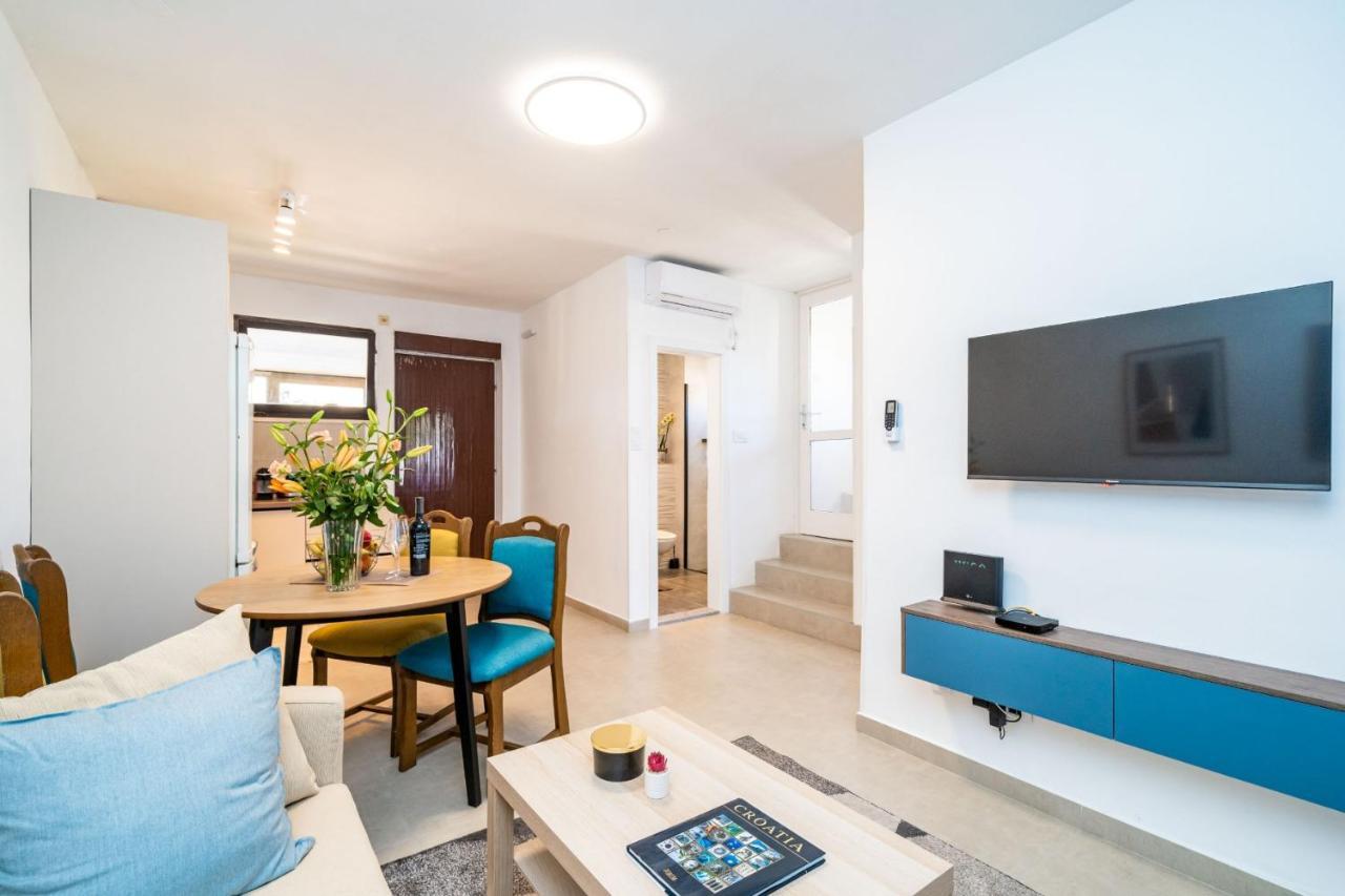 M2 Apartment