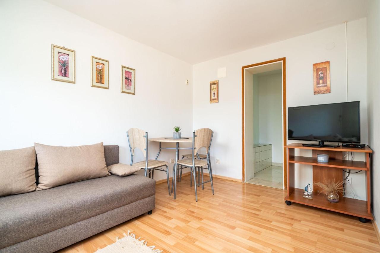 Apartment Nico *