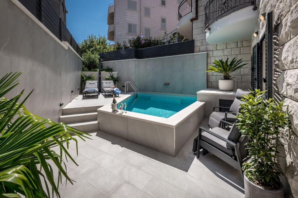 One B With Heated Private Pool Apartamento