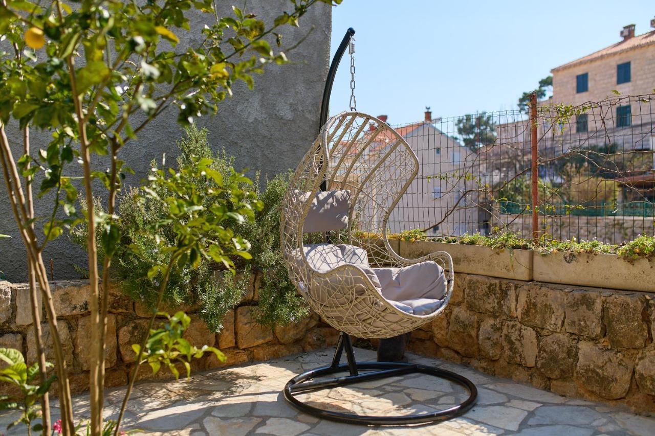 Barbara's Garden Apartment *