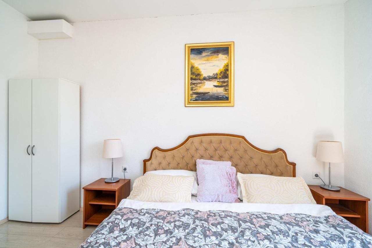Deluxe With A Terrace View At Old Gate Gasthof Dubrovnik