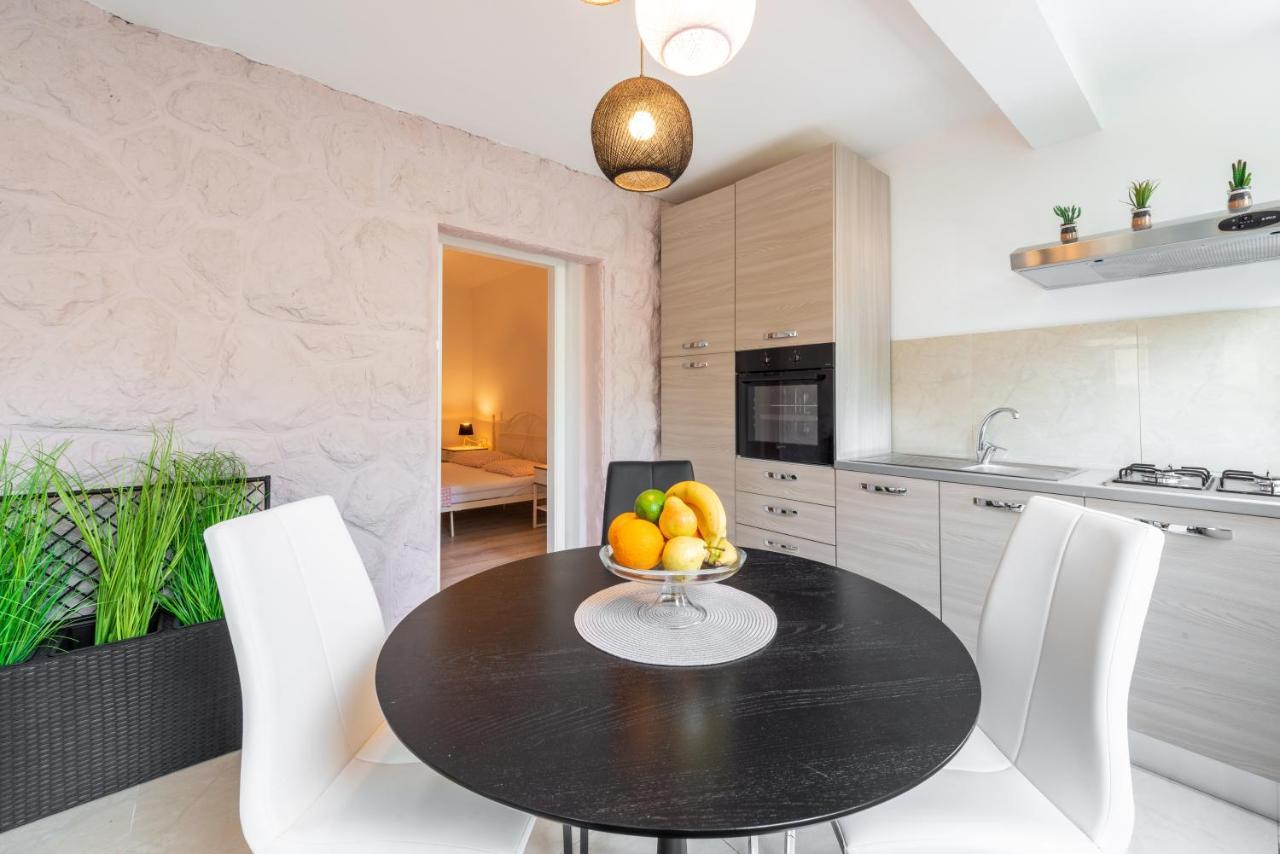 Apartment Lanare