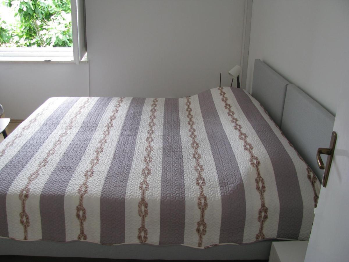 Kathryne Apartment *