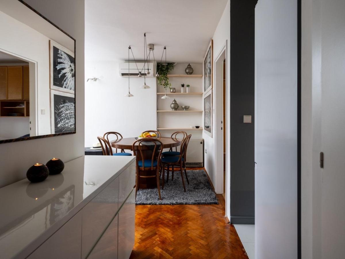 Shades Of Gray Apartment
