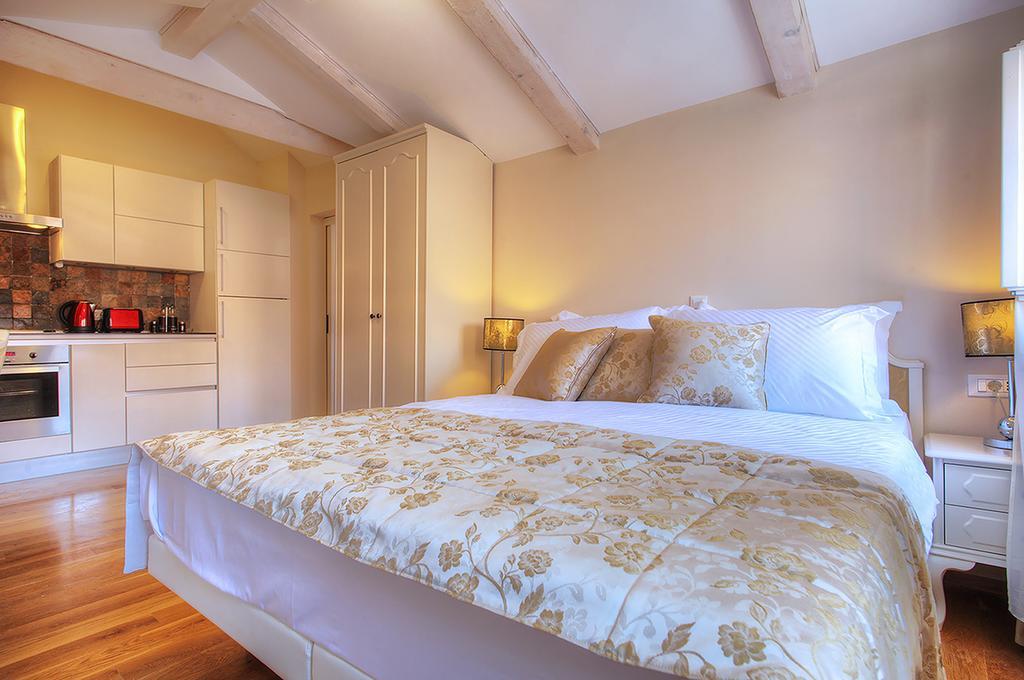 & Malo More Guest house