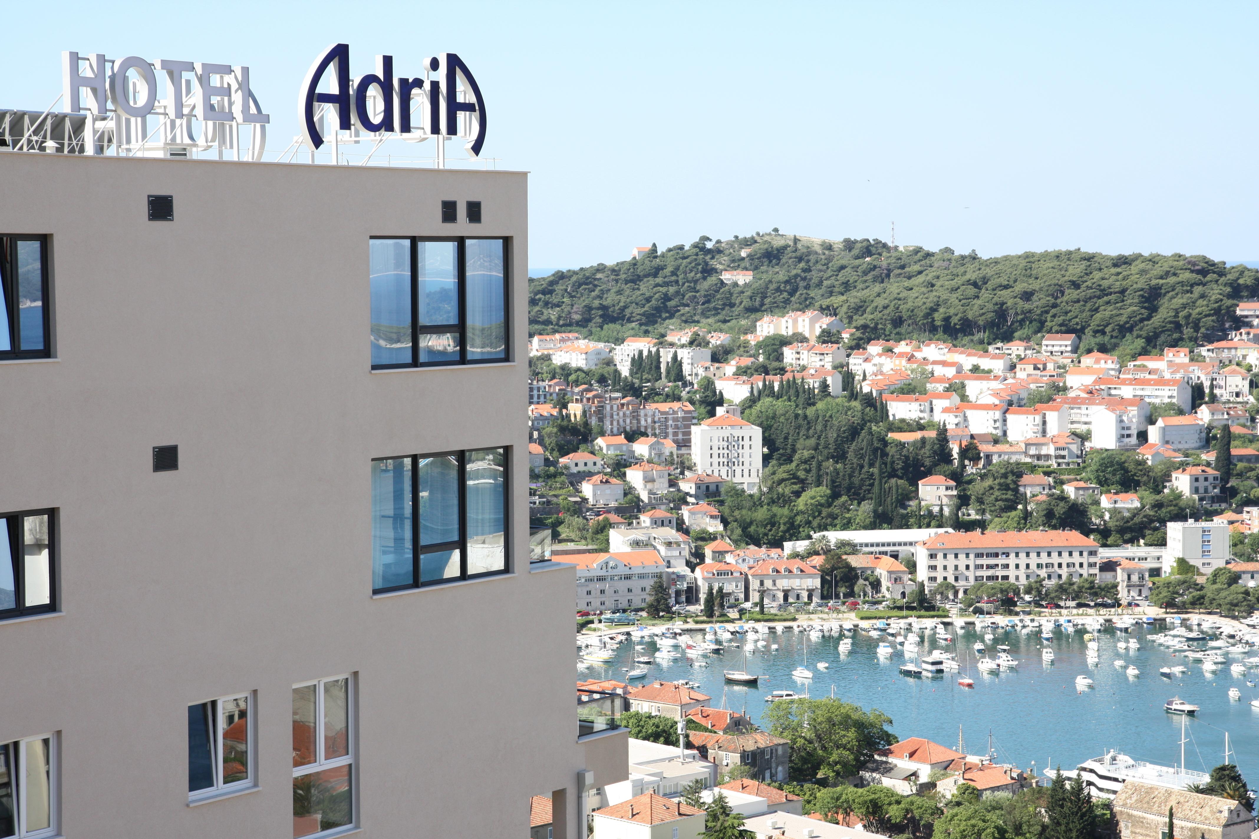 Adria 4*