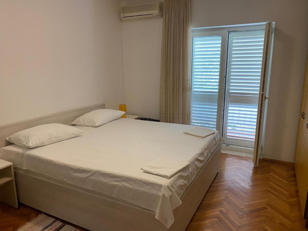 Guest house Jelena 2*