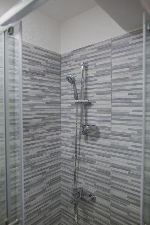 Serious Job Apartment *