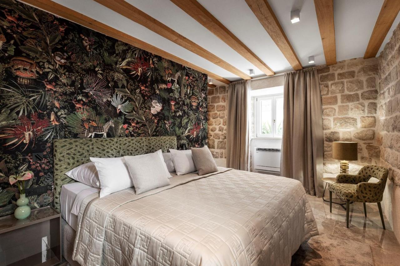 Sea Rocks Guest house