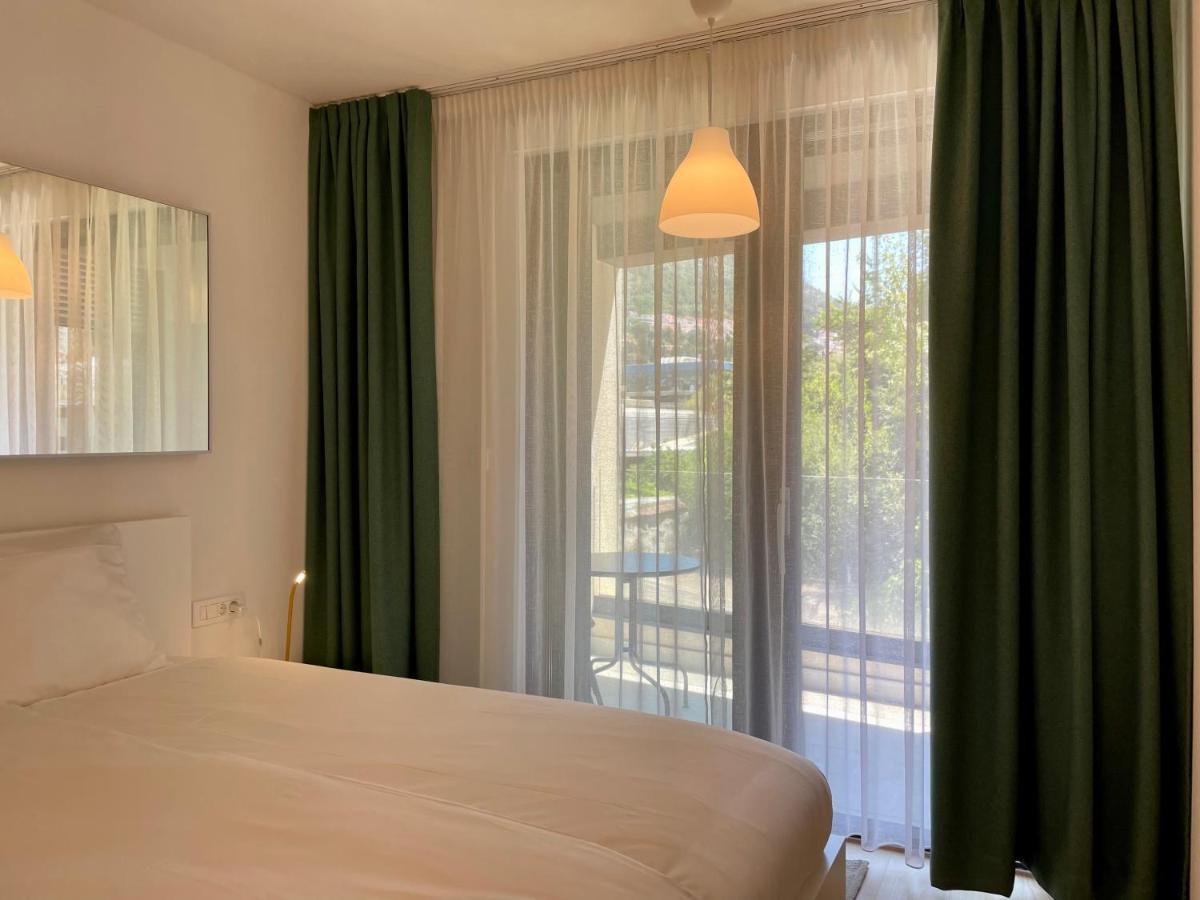 Laus Iii , Brand New Lovely One-bedroom *