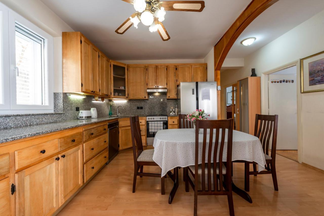 View Port Apartment
