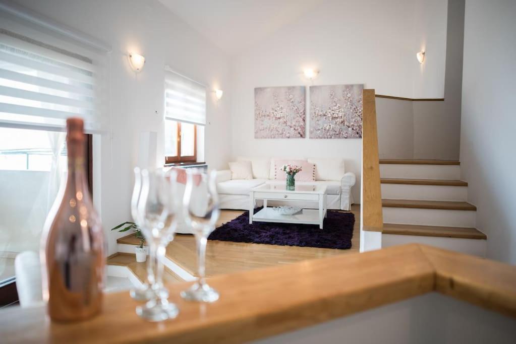 Anadora Apartment *