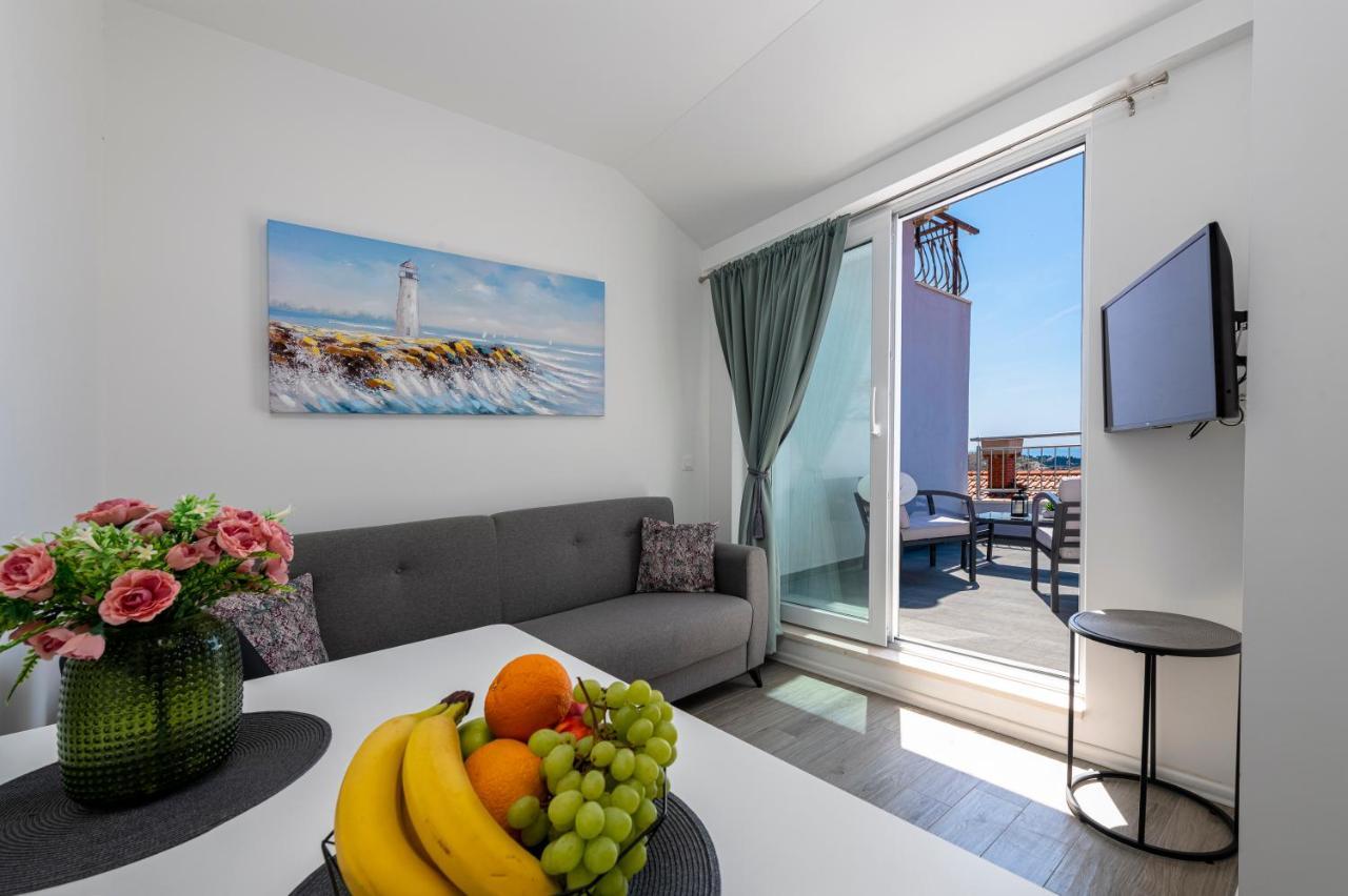 Ivan Apartment *