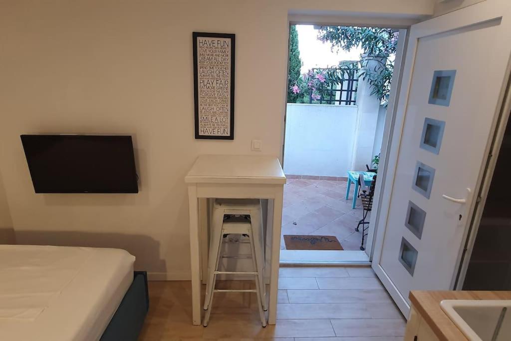 Small Cozy With Terrace