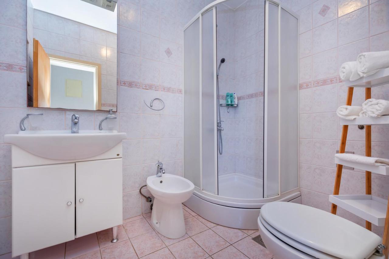 Apartment Charming Seafront At Mara Dubrovnik