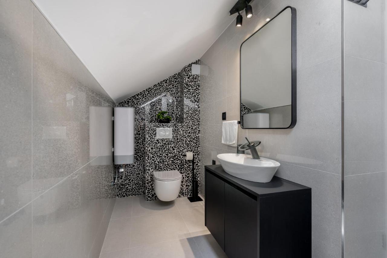 Luxury Need Apartment *