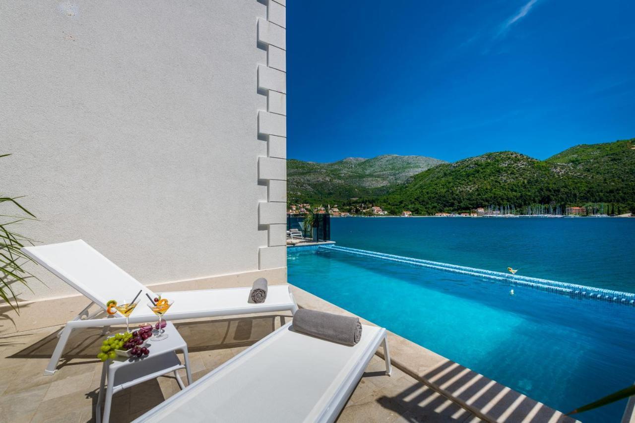 Captivating Belle Riviere Private Infinity Pool Next To The Sea Slano